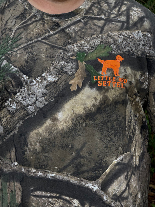 Little Red Setter's Men's RealTree® APX pattern Camo print Logo Shirt.