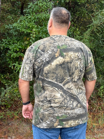 Little Red Setter's Men's RealTree® APX pattern Camo print Logo Shirt.